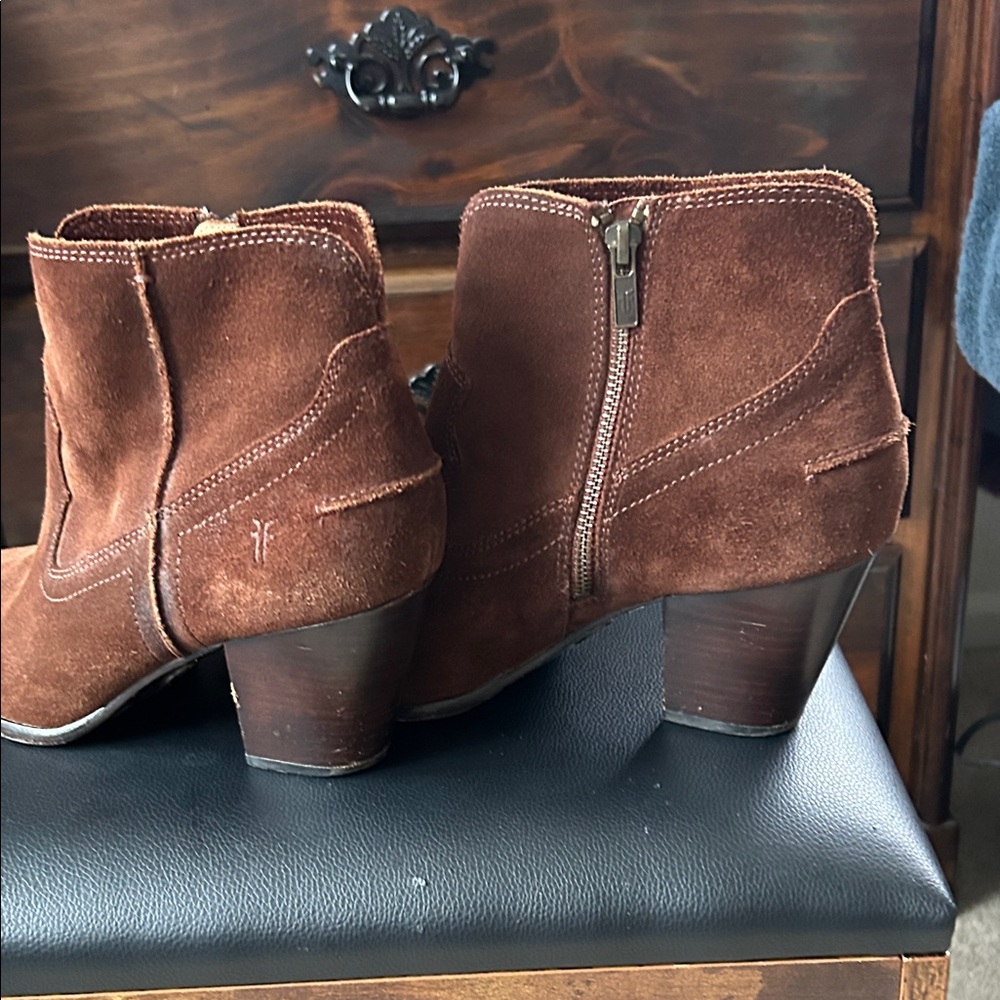 Frye Women's Chestnut Suede Heeled Boots. Size 10. - Picture 3 of 11